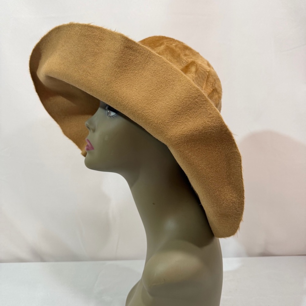 Womens Cloche Hat Faux Fur Italian Splindide Tawny Tan Felt M 22.5